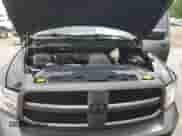 2017 Ram 1500 Tradesman z VIN 1C6RR7FG8HS828072, wystawiony jako Copart lot #61555495 z przebiegiem 164 101 mil mil oraz Szkoda całkowita • Salvage title. Historia ofert i sprzedaży dostępna na DreamBid. Obrazek 11.