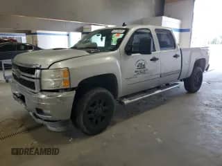 2011 Chevrolet Silverado 3500HD SRW LT z VIN 1GC4K0CG6BF205472, wystawiony jako Copart lot #65198525 z przebiegiem 235 785 mil mil oraz Szkoda całkowita • Salvage title. Historia ofert i sprzedaży dostępna na DreamBid. Obrazek 1.