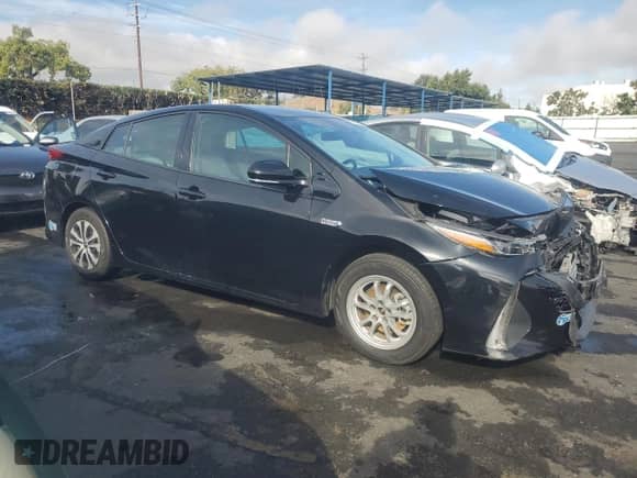 2020 Toyota Prius XLE with VIN JTDKARFP2L3149009, listed as a Copart auction lot 82362495 with 52,728 mi miles and Salvage title. Bid and sale history available at DreamBid. Image 4.