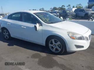 2012 Volvo S60 T5 с VIN YV1622FSXC2081732, выставлен на аукционе IAAI как лот 43127850 с пробегом 152 186 миль миль и . История ставок и продаж доступна на DreamBid. Изображение 1.