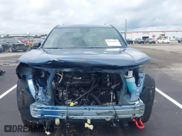 2025 Chevrolet Traverse AWD Z71 z VIN 1GNEVJRS6SJ261722, wystawiony jako IAAI lot #42931447 z przebiegiem 1 457 mil mil oraz . Historia ofert i sprzedaży dostępna na DreamBid. Obrazek 13.
