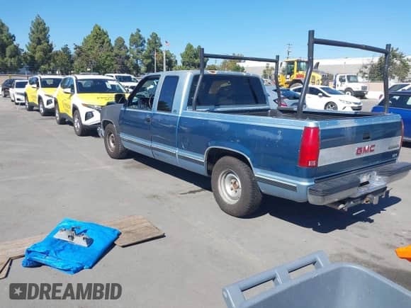 1991 GMC Sierra 1500 z VIN 2GTEC19K8M1514678, wystawiony jako IAAI lot #43387857 z przebiegiem 161 656 mil mil oraz . Historia ofert i sprzedaży dostępna na DreamBid. Obrazek 3.