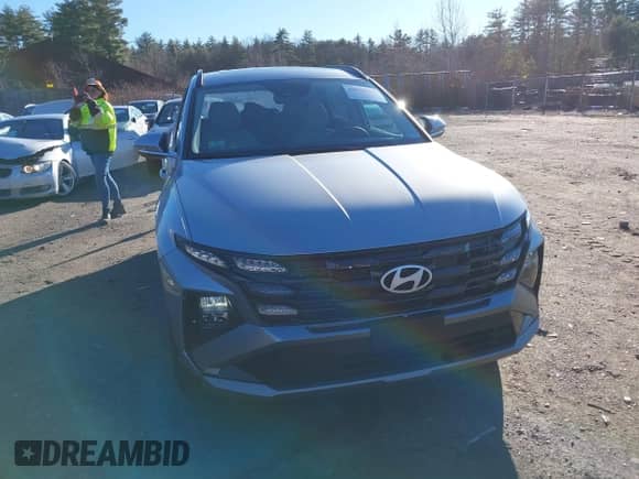 2025 Hyundai Tucson SEL Convenience with VIN 5NMJCCDE3SH476636, listed as a IAAI auction lot 40908545 with 81 mi miles and . Bid and sale history available at DreamBid. Image 12.