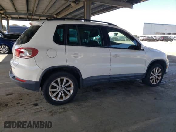 2012 Volkswagen Tiguan S с VIN WVGCV7AX2CW515758, выставлен на аукционе Copart как лот 52456355 с пробегом 179 907 миль миль и Чистый • Clean title. История ставок и продаж доступна на DreamBid. Изображение 3.