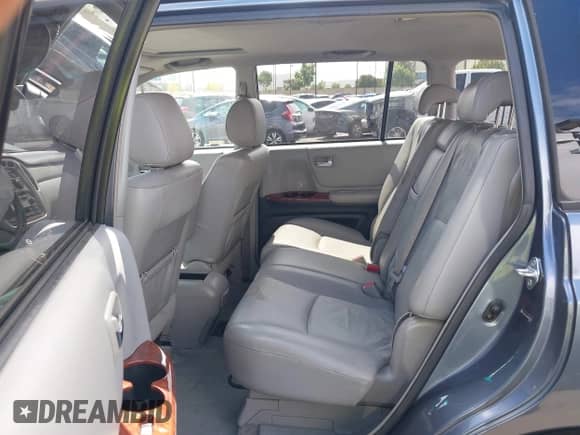 2006 Toyota Highlander Limited z VIN JTEEW21AX60030652, wystawiony jako IAAI lot #43260041 z przebiegiem Nie podano mil oraz . Historia ofert i sprzedaży dostępna na DreamBid. Obrazek 8.