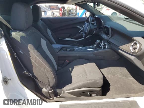 2023 Chevrolet Camaro LT1 z VIN 1G1FF3D73P0113901, wystawiony jako Copart lot #68287505 z przebiegiem 13 624 mil mil oraz Szkoda całkowita • Salvage title. Historia ofert i sprzedaży dostępna na DreamBid. Obrazek 10.