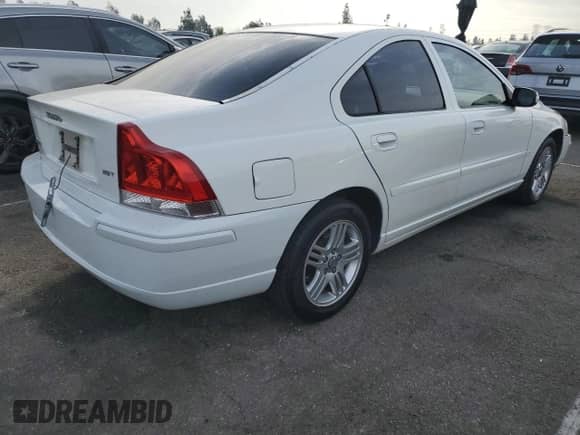 2008 Volvo S60 2.5T с VIN YV1RS592382683602, выставлен на аукционе Copart как лот 86330794 с пробегом 118 035 миль миль и Списание • Salvage title. История ставок и продаж доступна на DreamBid. Изображение 3.