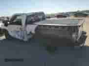 2002 GMC Sierra 1500 z VIN 1GTEC14W22Z331436, wystawiony jako Copart lot #84550994 z przebiegiem 243 764 mil mil oraz Szkoda całkowita • Salvage title. Historia ofert i sprzedaży dostępna na DreamBid. Obrazek 2.