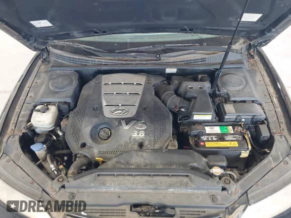 2006 Hyundai Azera SE with VIN KMHFC46F96A039365, listed as a IAAI auction lot 42812434 with 137,901 mi miles and . Bid and sale history available at DreamBid. Image 10.