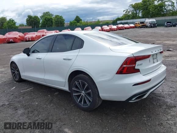 2021 Volvo S60 Momentum с VIN 7JR102TZ4MG117993, выставлен на аукционе IAAI как лот 42340226 с пробегом 32 694 миль миль и . История ставок и продаж доступна на DreamBid. Изображение 3.