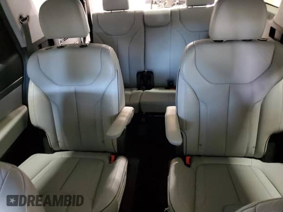 2025 Hyundai Palisade SEL z VIN KM8R2DGE4SU901177, wystawiony jako Copart lot #85887095 z przebiegiem 11 397 mil mil oraz Czysty tytuł • Clean title. Historia ofert i sprzedaży dostępna na DreamBid. Obrazek 10.