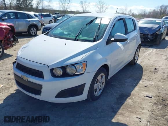 2015 Chevrolet Sonic LS с VIN 1G1JA6SH7F4189585, выставлен на аукционе IAAI как лот 42059108 с пробегом 120 871 миль миль и . История ставок и продаж доступна на DreamBid. Изображение 2.