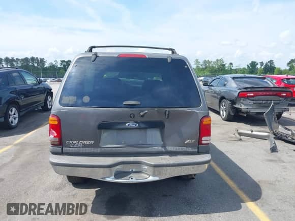 1999 Ford Explorer XLT с VIN 1FMZU32P8XZA39072, выставлен на аукционе IAAI как лот 42152344 с пробегом 188 379 миль миль и . История ставок и продаж доступна на DreamBid. Изображение 16.