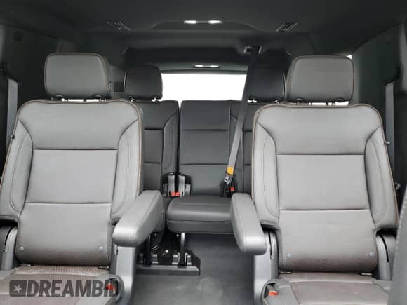 2024 Chevrolet Suburban High Country с VIN 1GNSKGKL9RR140910, выставлен на аукционе Copart как лот 60229945 с пробегом 7 533 миль миль и Списание • Salvage title. История ставок и продаж доступна на DreamBid. Изображение 10.