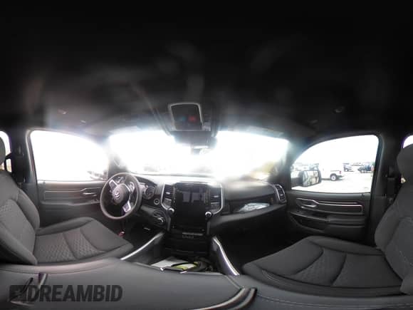 2025 Ram 1500 Big Horn z VIN 1C6RREFP3SN634401, wystawiony jako IAAI lot #41434346 z przebiegiem 4 226 mil mil oraz . Historia ofert i sprzedaży dostępna na DreamBid. Obrazek 18.