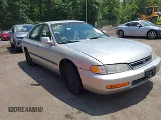 1997 Honda Accord с VIN 1HGCE6649VA017653, выставлен на аукционе IAAI как лот 42547281 с пробегом 108 458 миль миль и . История ставок и продаж доступна на DreamBid. Изображение 1.