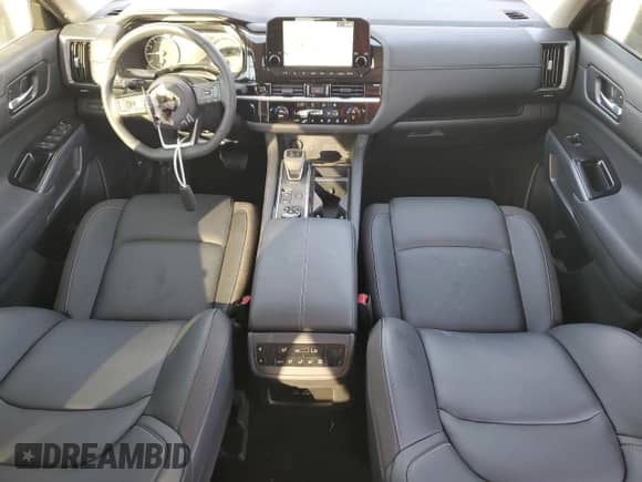 2025 Nissan Pathfinder SL с VIN 5N1DR3CC3SC230790, выставлен на аукционе Copart как лот 84901185 с пробегом 189 миль миль и Списание • Salvage title. История ставок и продаж доступна на DreamBid. Изображение 8.