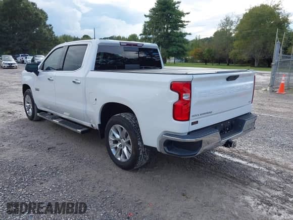2019 Chevrolet Silverado 1500 LTZ with VIN 3GCPWEED9KG282157, listed as a IAAI auction lot 43401239 with 139,219 mi miles and . Bid and sale history available at DreamBid. Image 3.