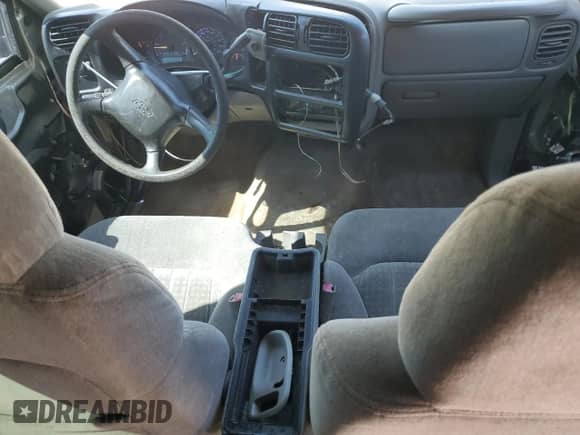 2001 Chevrolet Blazer LT с VIN 1GNCS13WX1K193588, выставлен на аукционе Copart как лот 52817665 с пробегом 98 109 миль миль и Списание • Salvage title. История ставок и продаж доступна на DreamBid. Изображение 8.