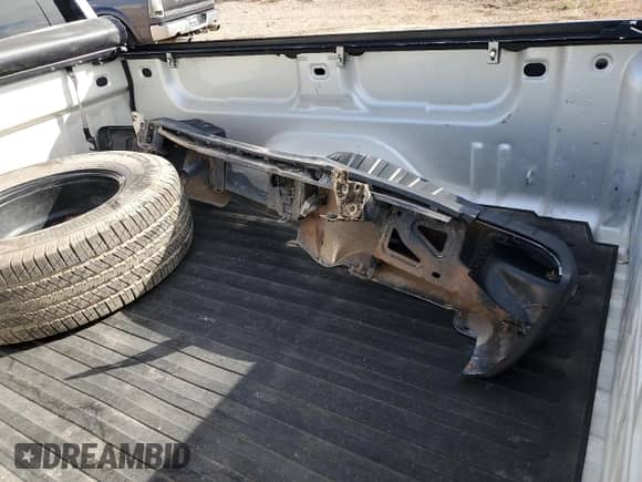 2015 Chevrolet Silverado 1500 LTZ z VIN 3GCUKSEC3FG246331, wystawiony jako Copart lot #84256625 z przebiegiem 143 258 mil mil oraz Szkoda całkowita • Salvage title. Historia ofert i sprzedaży dostępna na DreamBid. Obrazek 12.