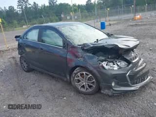 2020 Chevrolet Sonic LT with VIN 1G1JD5SB7L4125541, listed as a IAAI auction lot 42312673 with 69,182 mi miles and . Bid and sale history available at DreamBid. Image 1.
