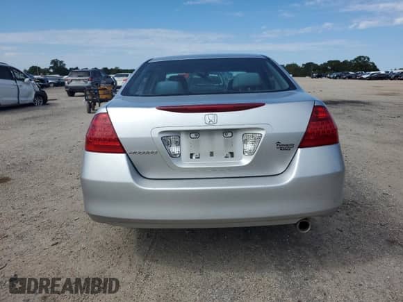 2006 Honda Accord LX SE z VIN 1HGCM56366A145547, wystawiony jako Copart lot #70960175 z przebiegiem 147 033 mil mil oraz Szkoda całkowita • Salvage title. Historia ofert i sprzedaży dostępna na DreamBid. Obrazek 6.