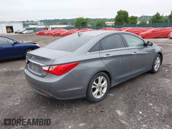 2013 Hyundai Sonata Limited z VIN 5NPEC4AC7DH695129, wystawiony jako IAAI lot #42515702 z przebiegiem Nie podano mil oraz . Historia ofert i sprzedaży dostępna na DreamBid. Obrazek 4.