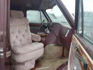 1989 Chevrolet Chevy Van with VIN 1GBEG25K5K7184695, listed as a IAAI auction lot 42432728 with 945,928 mi miles and . Bid and sale history available at DreamBid. Image 5.