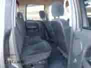 2005 Dodge 2500 SLT z VIN 1D7KS28D65J635057, wystawiony jako IAAI lot #42875824 z przebiegiem 239 295 mil mil oraz . Historia ofert i sprzedaży dostępna na DreamBid. Obrazek 8.