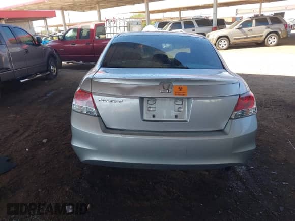 2008 Honda Accord EX z VIN JHMCP26718C061309, wystawiony jako IAAI lot #43315896 z przebiegiem 184 006 mil mil oraz . Historia ofert i sprzedaży dostępna na DreamBid. Obrazek 17.