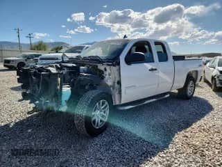 2011 Chevrolet Silverado 1500 LS z VIN 1GCRKREA9BZ298795, wystawiony jako Copart lot #65739545 z przebiegiem 128 482 mil mil oraz Szkoda całkowita • Salvage title. Historia ofert i sprzedaży dostępna na DreamBid. Obrazek 1.