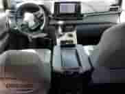 2023 Toyota Sienna Limited с VIN 5TDZRKECXPS169624, выставлен на аукционе Copart как лот 48542525 с пробегом 31 310 миль миль и Списание • Salvage title. История ставок и продаж доступна на DreamBid. Изображение 8.