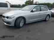 2018 BMW 3 Series 320i z VIN WBA8E1G56JNU91655, wystawiony jako Copart lot #84635715 z przebiegiem 64 825 mil mil oraz Szkoda całkowita • Salvage title. Historia ofert i sprzedaży dostępna na DreamBid. Obrazek 1.