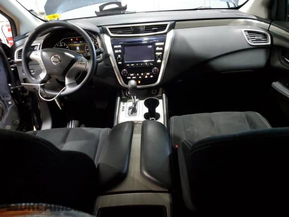 2017 Nissan Murano Platinum z VIN 5N1AZ2MH6HN203670, wystawiony jako Copart lot #71250065 z przebiegiem 131 335 mil mil oraz Szkoda całkowita • Salvage title. Historia ofert i sprzedaży dostępna na DreamBid. Obrazek 8.