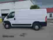 2023 Ram ProMaster Cargo z VIN 3C6LRVVG1PE598744, wystawiony jako IAAI lot #42946879 z przebiegiem Nie podano mil oraz . Historia ofert i sprzedaży dostępna na DreamBid. Obrazek 14.