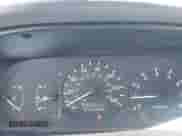 2001 Toyota Camry LE z VIN 4T1BG22K31U043493, wystawiony jako IAAI lot #42986379 z przebiegiem 213 223 mil mil oraz . Historia ofert i sprzedaży dostępna na DreamBid. Obrazek 7.