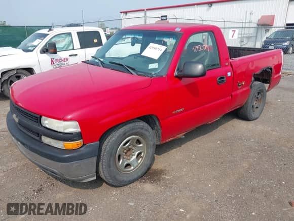 2000 Chevrolet Silverado 1500 LS with VIN 1GCEC14W0YZ292676, listed as a IAAI auction lot 42950714 with 149,605 mi miles and . Bid and sale history available at DreamBid. Image 2.