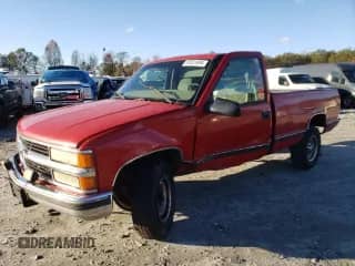 1999 Chevrolet Silverado 2500 z VIN 1GCGC24R1XR724568, wystawiony jako Copart lot #82031694 z przebiegiem 207 070 mil mil oraz Szkoda całkowita • Salvage title. Historia ofert i sprzedaży dostępna na DreamBid. Obrazek 1.
