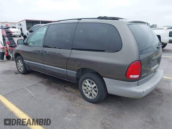 1997 Dodge Caravan SE с VIN 2B4GP44R0VR165745, выставлен на аукционе IAAI как лот 42925394 с пробегом 171 398 миль миль и . История ставок и продаж доступна на DreamBid. Изображение 3.