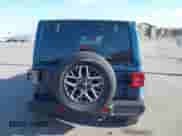 2025 Jeep Wrangler Sahara z VIN 1C4PJXEN9SW529245, wystawiony jako IAAI lot #42612345 z przebiegiem 8 058 mil mil oraz . Historia ofert i sprzedaży dostępna na DreamBid. Obrazek 16.