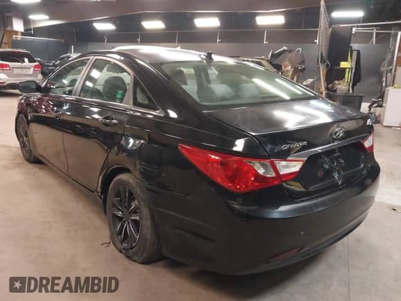 2013 Hyundai Sonata GLS с VIN 5NPEB4AC2DH785825, выставлен на аукционе IAAI как лот 42300141 с пробегом 134 423 миль миль и . История ставок и продаж доступна на DreamBid. Изображение 6.