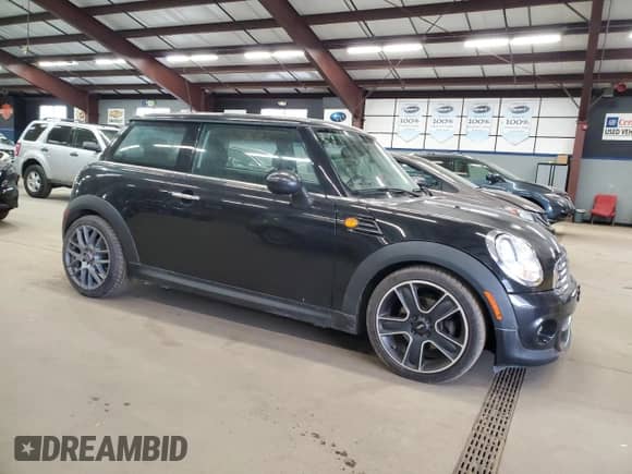 2013 MINI Hardtop с VIN WMWSU3C56DT544784, выставлен на аукционе Copart как лот 90458525 с пробегом 114 371 миль миль и Чистый • Clean title. История ставок и продаж доступна на DreamBid. Изображение 4.
