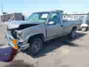 2000 Chevrolet Silverado 2500 с VIN 1GCGC24RXYR197177, выставлен на аукционе IAAI как лот 42565705 с пробегом 161 220 миль миль и . История ставок и продаж доступна на DreamBid. Изображение 2.