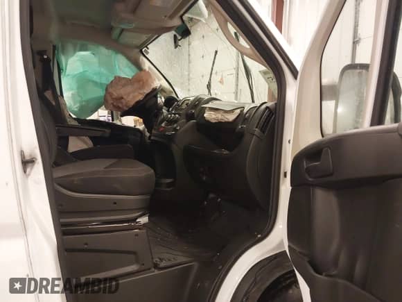 2019 Ram ProMaster Cargo с VIN 3C6URVJGXKE513712, выставлен на аукционе IAAI как лот 41564257 с пробегом Не указан миль и . История ставок и продаж доступна на DreamBid. Изображение 5.