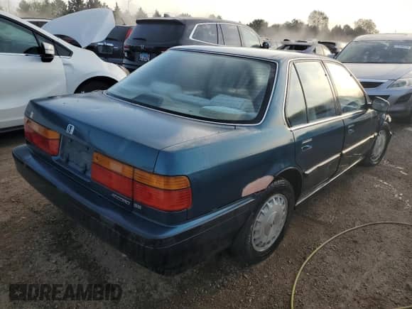 1991 Honda Accord с VIN JHMCB7682MC072155, выставлен на аукционе Copart как лот 75693424 с пробегом 159 019 миль миль и Списание • Salvage title. История ставок и продаж доступна на DreamBid. Изображение 3.