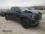 2023 GMC Sierra 1500 Elevation z VIN 1GTRUJEKXPZ274047, wystawiony jako Copart lot #82797054 z przebiegiem 22 756 mil mil oraz Szkoda całkowita • Salvage title. Historia ofert i sprzedaży dostępna na DreamBid. Obrazek 4.
