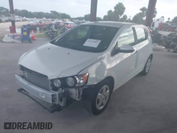 2014 Chevrolet Sonic LS с VIN 1G1JA6SHXE4172519, выставлен на аукционе IAAI как лот 42767002 с пробегом 71 598 миль миль и . История ставок и продаж доступна на DreamBid. Изображение 2.