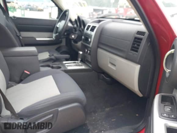 2010 Dodge Nitro SXT with VIN 1D4PU5GK8AW100730, listed as a IAAI auction lot 42492250 with 116,581 mi miles and . Bid and sale history available at DreamBid. Image 5.