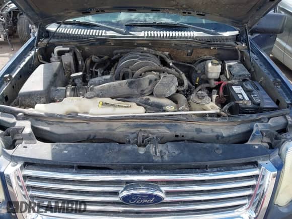 2008 Ford Explorer XLT с VIN 1FMEU73888UB25560, выставлен на аукционе IAAI как лот 43197120 с пробегом 124 868 миль миль и . История ставок и продаж доступна на DreamBid. Изображение 10.