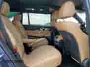 2024 Mercedes-Benz GLS 450 z VIN 4JGFF5KEXRB244119, wystawiony jako Copart lot #59898915 z przebiegiem 5 641 mil mil oraz Szkoda całkowita • Salvage title. Historia ofert i sprzedaży dostępna na DreamBid. Obrazek 10.